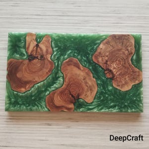 8&#39;&#39; x 14&#39;&#39; Resin and Olive Wood Serving Board, Personalized Olive Wood & Epoxy Charcuterie Board, Handmade Gift with Free Engraving