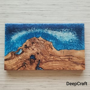 8&#39;&#39; x 14&#39;&#39; Resin and Olive Wood Serving Board, Personalized Olive Wood & Epoxy Charcuterie Board, Handmade Gift with Free Engraving