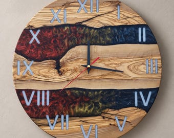 Handgefertigte Wanduhr aus Olivenholz & Epoxidharz - Individuelle Nummerierung