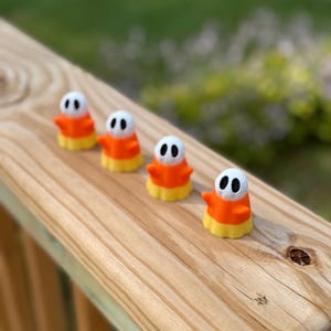 3D Printed Halloween Candy Corn Ghost Fidget