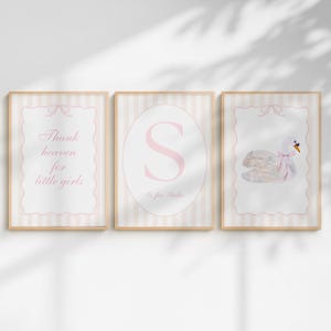 Kinderkamerkunstset zwaan – Gepersonaliseerd monogram, blushroze prints