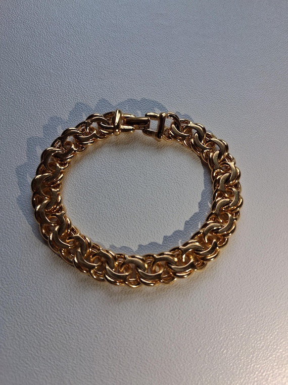 Vintage Monet Gold Tone Chuncky Double Link Charm Braclet