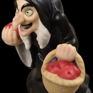 Disneys Snow White Evil Queen Witch Figurine Halloween