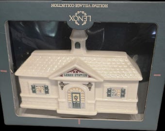 Lenox Holiday Village Lenox Station in Box