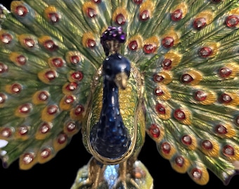Jere Luxury Giftware, Bejeweled PROUD AS A PEACOCK Strutting Peacock Trinket Box