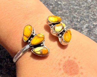 Turquoise armband gele honingdahlia, handgemaakte armband perensteen, 925 sterlingzilveren handboei***