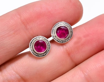 Pendientes de turmalina natural, pendientes de plata de ley 925, pendientes redondos, pendientes hechos a mano, pendientes de turmalina rosa.