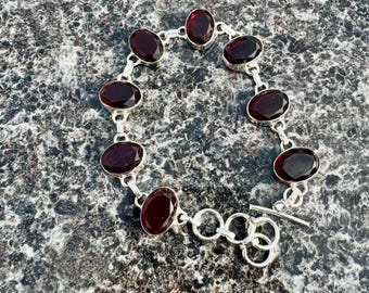 Langlebiger Granat-Schmuck, handgemachtes Armband, 925 Sterlingsilber-Armband, ovaler Stein