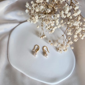Minimalist Hook Pearl Earring | Pearl Drop Earrings | Bridal Earrings l Wedding Pearl Earrings | Gift for Her | Bridesmaid Gift