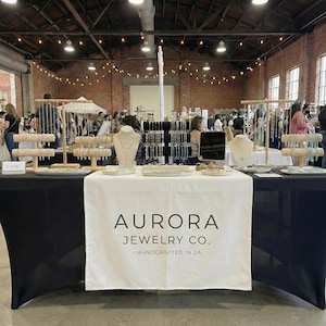 Individuelles Logo Tischläufer für Handwerksmessen | Natürliches Leinen Business Banner für Marktstände | Personalisierte Pop Up Shop Dekor