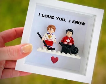 Hollanov Kiss 2 mìnigures Building Block - Shane and Ilya Hockey Minifigure Frame - Custom Bookish Gift for Romance Readers