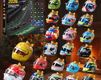 Peut inclure: Un calendrier de l'Avent F1 2026 avec une image de circuit et 24 cases numérotées, accompagné de 24 mini-casques de course ornés d'un ruban doré, présentant diverses couleurs d'écuries, logos et designs distincts.