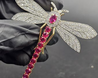 Broche de Libélula • Banhado a Ouro 14K, Rubi e Cristal