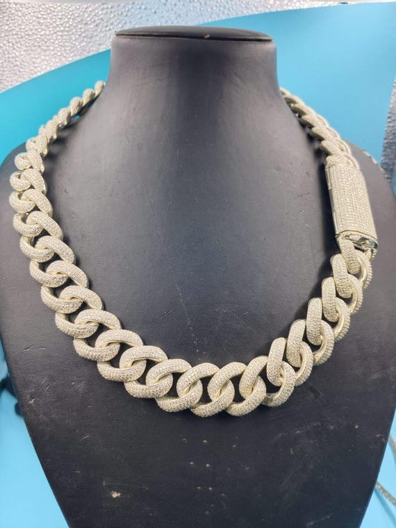 モアサナイト22mmキューバンチェーン 22カラット モアッサナイト キューバンリンクチェーン：14K ホワイト