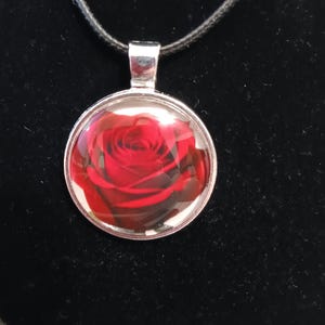 Red Rose round silver pendant romantic gift, valetines, anniversary gift, flower pendant, for her jewelry, cute charms, special charms,