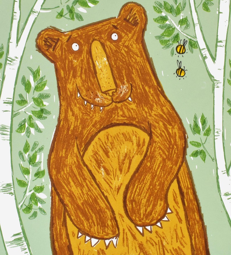 The Bear & The Bees Wall Art Print handgedruckter Siebdruck in limitierter Auflage, lustige Bären und Bienen-Wanddekoration, ungerahmt Bild 7