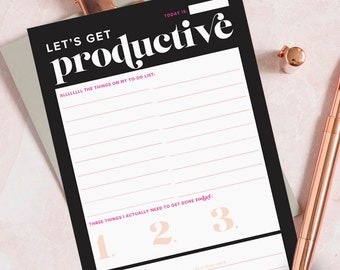 Peut inclure: Un planificateur de productivité imprimable noir et blanc avec des accents roses. Le planificateur comprend des sections pour une liste de tâches, trois choses à faire aujourd'hui et une "liste de choses amusantes à faire". Le texte "Let's get productive" est en haut du planificateur.