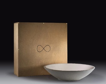 Concrete Infinity Bowl with Birch Presentation Crate