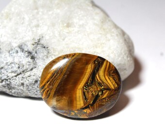 Tigeröga-cabochon, oval ädelsten med platt baksida (24x30x7mm)