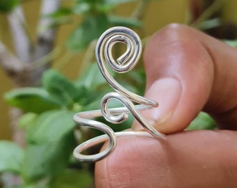 Handgemaakte verzilverde draadgewikkelde ring: verstelbaar boho-spiraalontwerp