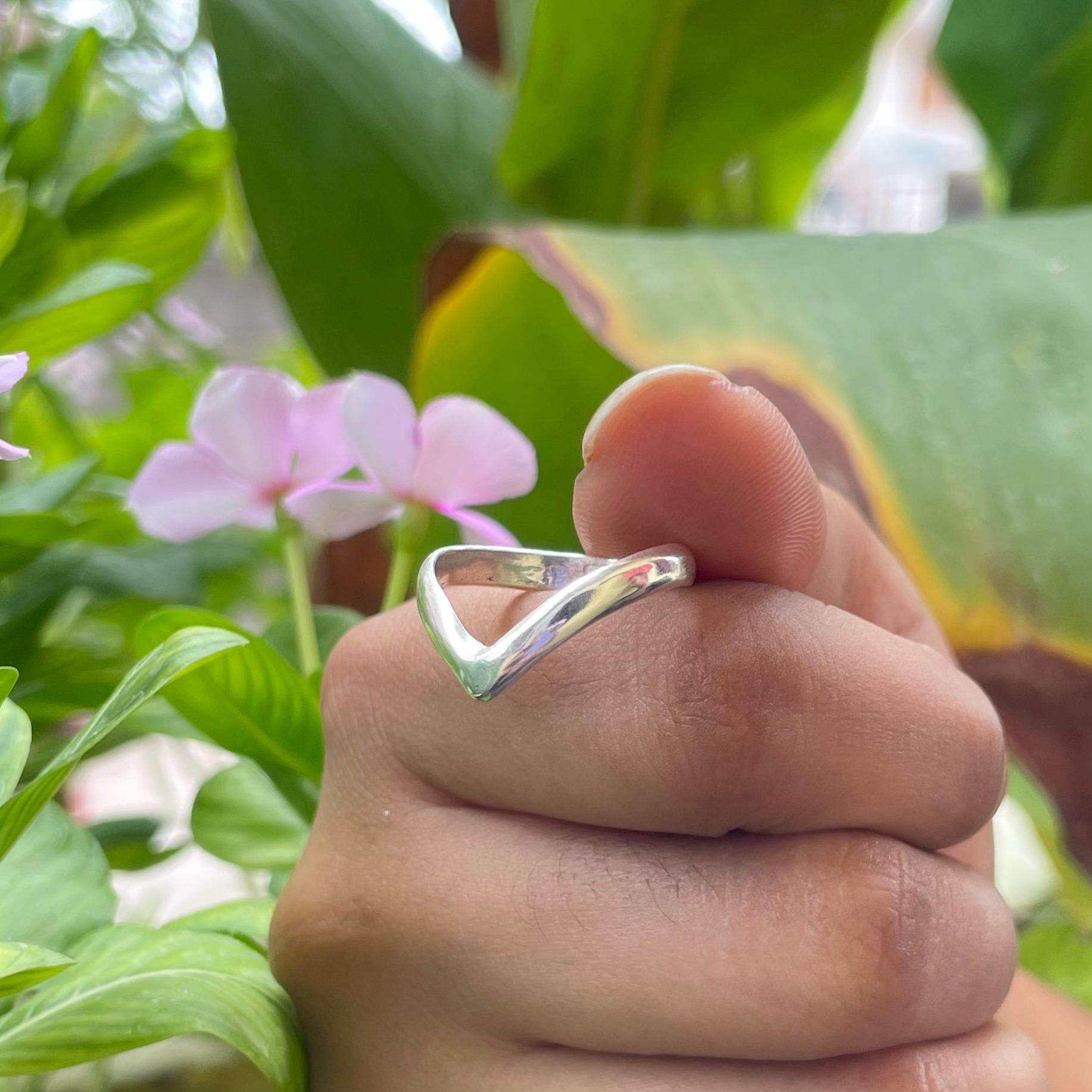 Anillo De Inicial E En Plata Esterlina Con Acento