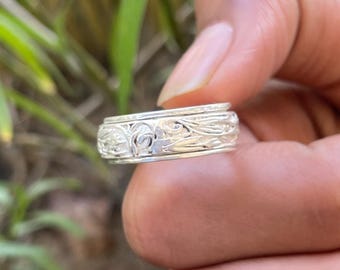 Anillo de plata de ley hecho a mano con diseño floral: Joyería vintage estilo boho.