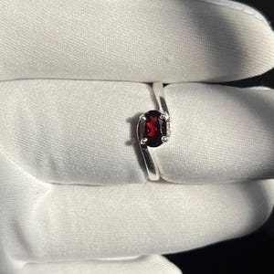 Natural garnet silver ring oval shape ring, handmade ring for women, garnet gemstone jewelry, Gift for Her