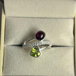 Natural garnet and peridot ring Round and Heart shape ring, handmade ring for women, garnet and peridot gemstone jewelry, Gift for Her