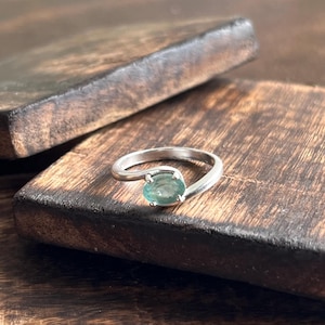 Natuurlijke smaragd ring ovale vorm ring, handgemaakte ring voor vrouwen, smaragd edelsteen sieraden, cadeau voor haar, feest cadeau