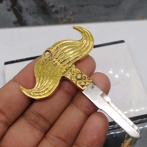 Llave de bigote de latón hecha a mano, llave virgen Kwikset KW1, dije de espada de león