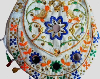 Bestickte Baumwoll-Canvas-Schultertasche: Traditionelle mehrfarbige Handtasche für Frauen