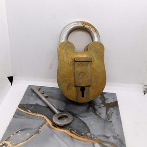 Antique Lock Brass Padlock With Key, Working single round dubble Lock, Vintage Pad Lock With iron lock old lock  Gift Idea, Home Improvement