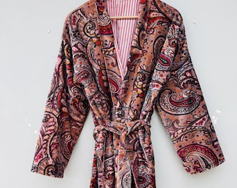 Kimono de veludo com estampa paisley | Roupão de veludo boho feito à mão | Roupa de dormir longa com cinto | Estampa artesanal