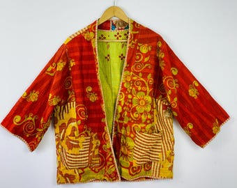 Chaqueta Kantha reversible / Kimono bohemio de algodón hecho a mano / Chaqueta corta con patchwork floral / Única en su tipo