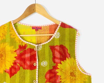 Handgemaakt gewatteerd kantha-vest – omkeerbaar katoenen gilet met bloemen, etnisch boho-jack, duurzame geüpcyclede kleding