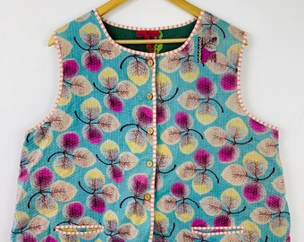 Kantha-vest – Handgemaakt boho-gewatteerd gilet | Vintage katoenen jas met bloemenprint | Mouwloos | Uniek