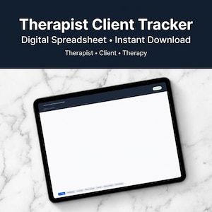 Può includere: Un tablet digitale che mostra un'interfaccia di foglio di calcolo, con il testo "Therapist Client Tracker" in alto. Il testo aggiuntivo include "Digital Spreadsheet • Instant Download" e "Therapist • Client • Therapy". Il tablet è su una superficie di marmo bianco.
