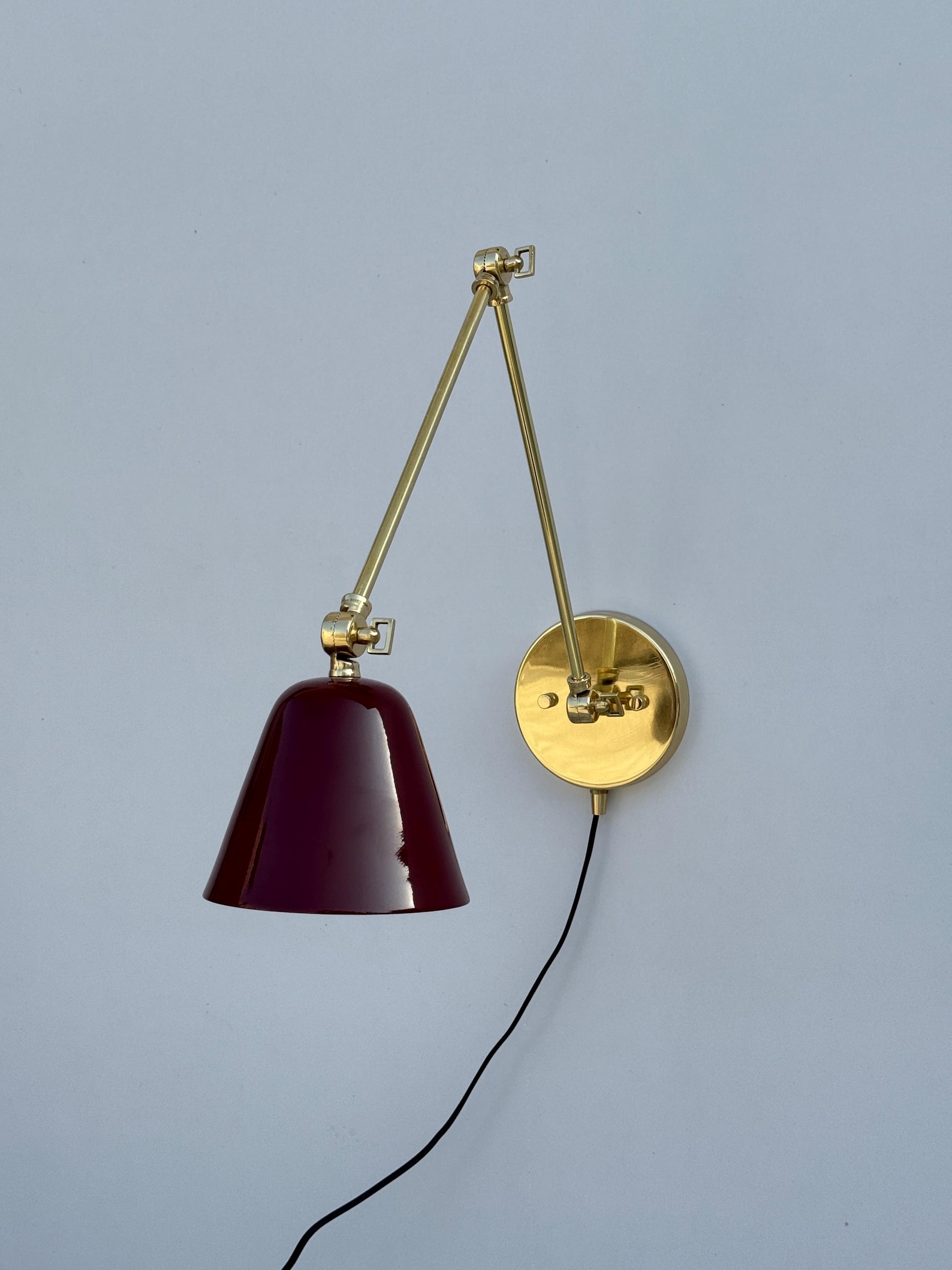 Mid Century Brass Swing Arm Wall Sconce, Plug-In Reading Light - Plug in/E26, Antique patina