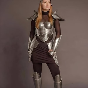Koningin van de oorlog&quot; gepolijst staal middeleeuws damespantserpak - vrouwelijk pantserpak - volledig vrouwelijk pantserpak - cosplay pantser LARP-kostuum