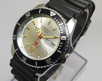 Reloj de buceo automático Citizen reacondicionado para hombre, 21 joyas, esfera plateada, bisel negro, 36 mm