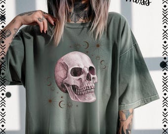 Halloween Shirt, Gothic Skull Moon T-Shirt, Witchy Edgy Vintage Inspired Casual Oversized Unisex Tee