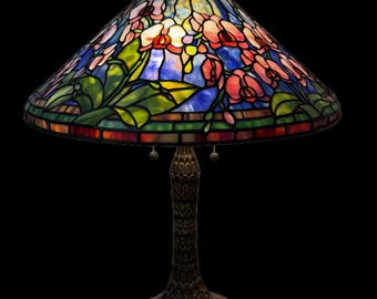 ポニー藤ティファニーは、ガラスのランプを染色しました。小藤