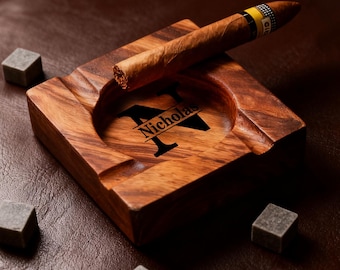 Cenicero de madera de nogal personalizado, cenicero de cigarros personalizado, regalo para padrinos de boda, regalo perfecto para hombres, cenicero único, regalo para esposos y padres.