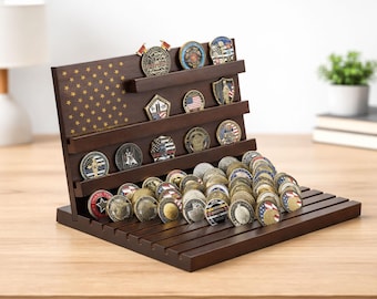 Expositor de monedas de desafío: soporte militar de madera para 80 monedas, grabado personalizado, regalo para veteranos, estante de exhibición para coleccionistas.