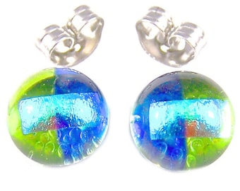 Clous d'oreilles en verre dichroïque - 6,35 mm (8 mm) - Vitrail bleu marine et vert citron à rayures dichro bleu sarcelle - Petits clous d'oreilles en forme de pierre