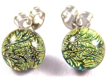 Puces d'oreilles en verre dichroïque minuscules - 1/4" 7 mm - Or jaune doré en verre fondu Dichro Dots Boucles d'oreilles en verre Acier chirurgical métallisé
