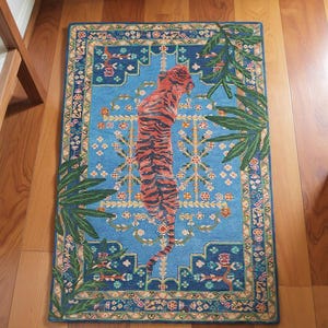 Hand - Tufted Wool Rug with Bengal Tiger Design