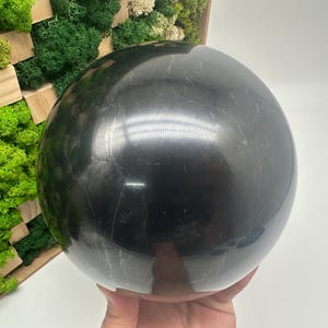 ONE(1) Shungite Sphere 15cm Shungite Crystal Sphere,Healing Crystal,Highly Energetic Metaphysical,EMF Protection,Polished Sphere,5G Protecti