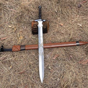 Hand-Forged Viking Sword: Carbon Steel Blade, Rosewood Handle, Leather Sheath