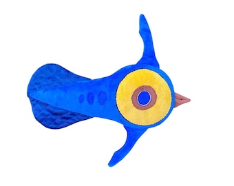 Peluche de pez azul, juguete suave inspirado en una criatura marina.